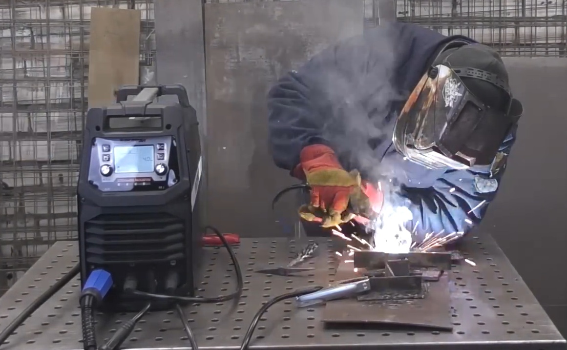 Smart Synergy Control Cut MIG Wire Use