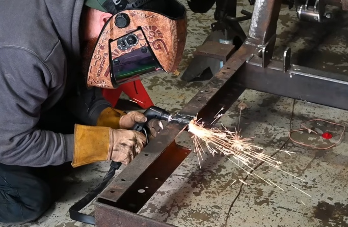 Portable Plasma Cutting with Inbuilt Compression