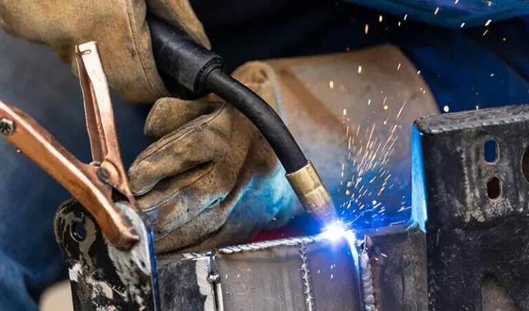 Solid Wire vs. Flux-Cored: The Best MIG Setup for Outdoors