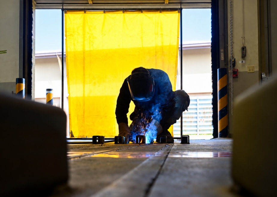 Double pulse MIG welding for aluminum heat control